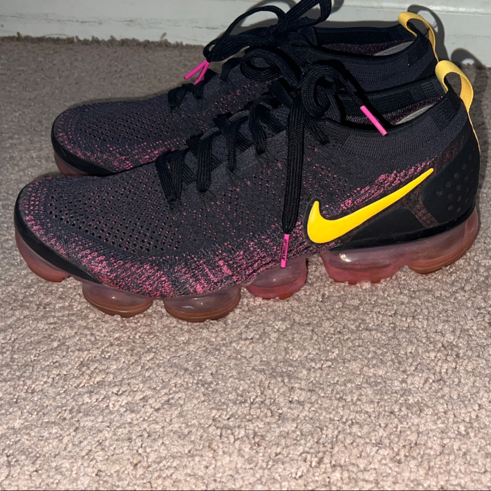 Nike Navy and Pink Flyknit Sneakers with Yellow Swoosh Vapormax Size 11 Women’s